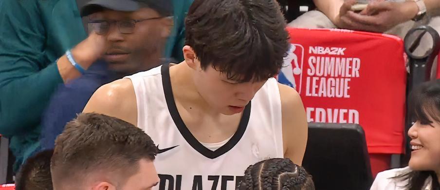 #杨瀚森是否应该专注于NBA而放弃亚洲杯#
毫无疑问，是的！
首先，杨瀚森刚到N