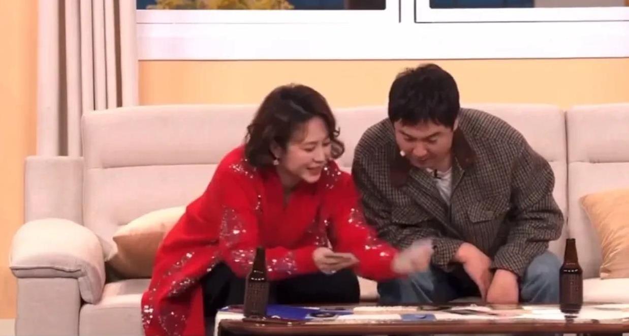 沈腾和马丽的小品，结束得太突然了。
前面铺垫了那么多，我还以为有个大包袱，结果就