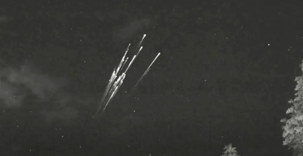星链卫星突然大批坠落，2024年有316颗卫星在大气层中烧毁，这是怎么回事？
