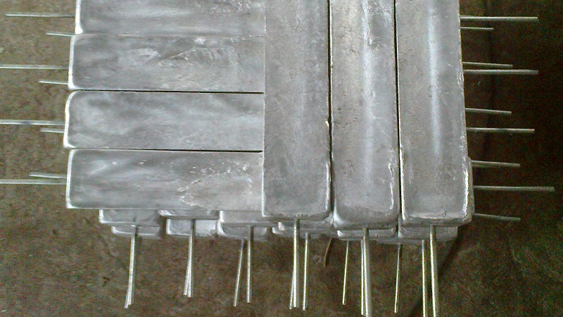 铝合金牺牲阳极的电流效率为何高于镁合金？