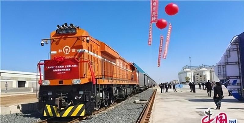 老挝其实挺敞亮，为了修这条中老铁路把国库掏空了，中国一看主动来投奔的，那不能亏待