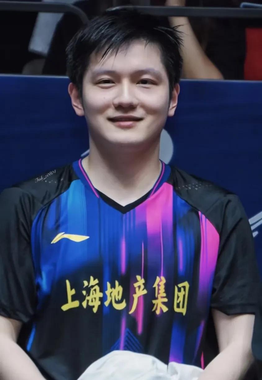 我想把我们潘展乐弟弟的嘴借给东哥：“啥玩意”，直接怼他们，我们不内耗。
    