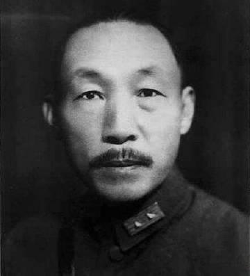 1941年5月11日，日军调集25万大军进攻中条山。
驻守中条山的，是唐淮源的第