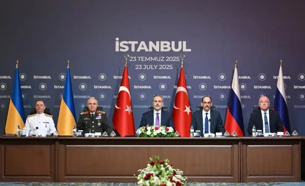 #乌提议乌俄首脑会面请特朗普参加#乌克兰这句话，我都有点替他们尴尬。



。