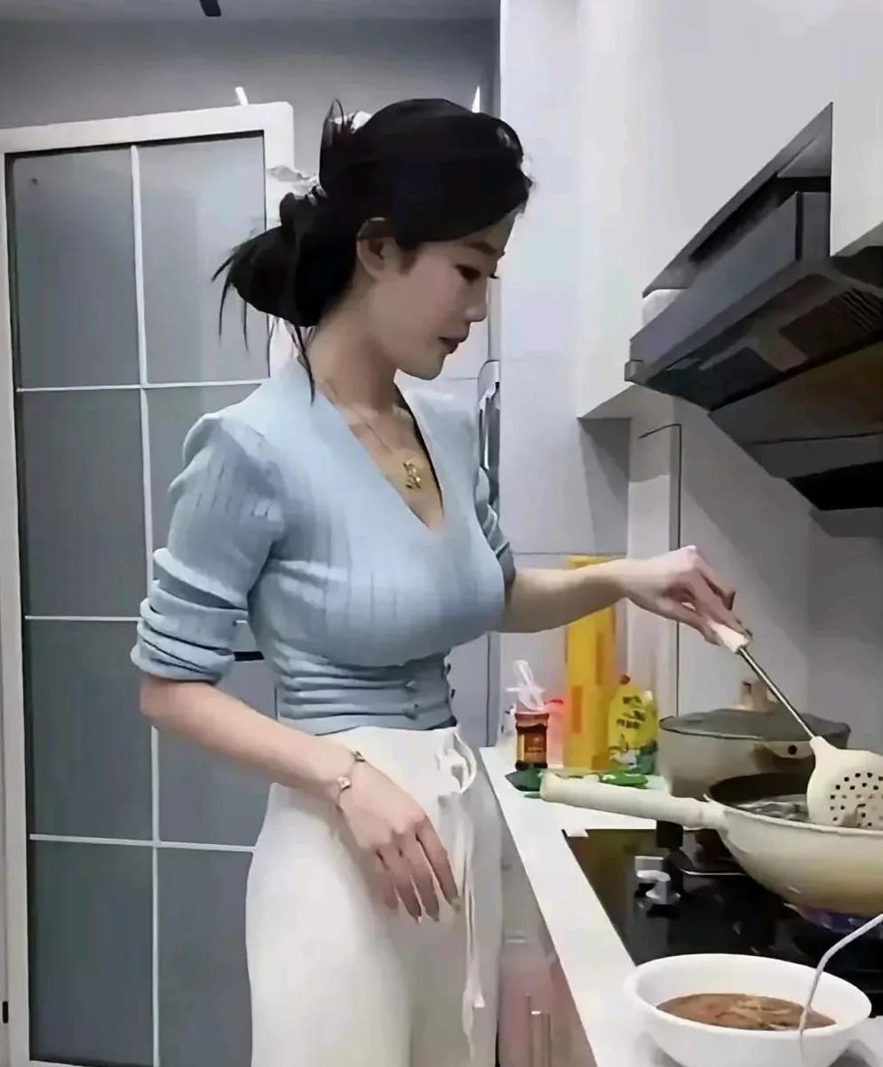 感觉好像又是素菜，
想吃肉了！