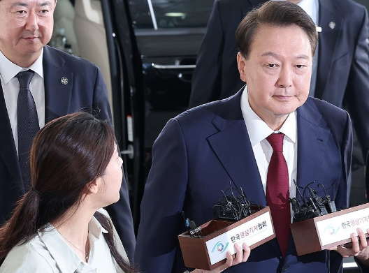 韩国尹前总统在18日的法庭拘留必要性审查中亲自恳请释放，称自己的肝功能指标已超过正常范围5倍