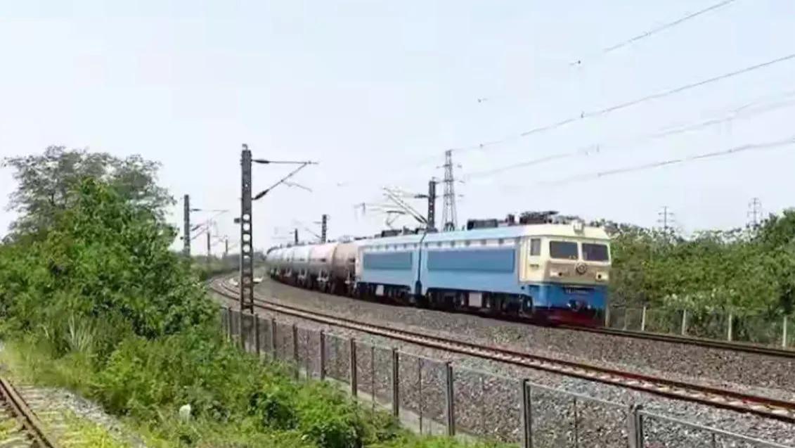 又一起事故！宝成铁路线列车与施工队相撞，导致两人死亡，两人均为铁路段劳务派遣工