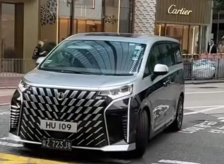 本以为香港豪车扎堆，直到比亚迪出场，直接帅我一脸！