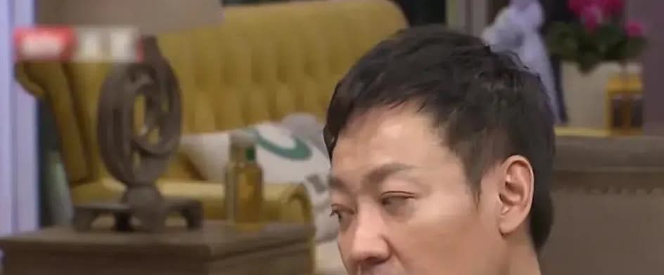 1994年，热恋中的辛柏青与朱媛媛因一场争吵陷入冷战。朱媛媛好几天都不搭理辛柏青