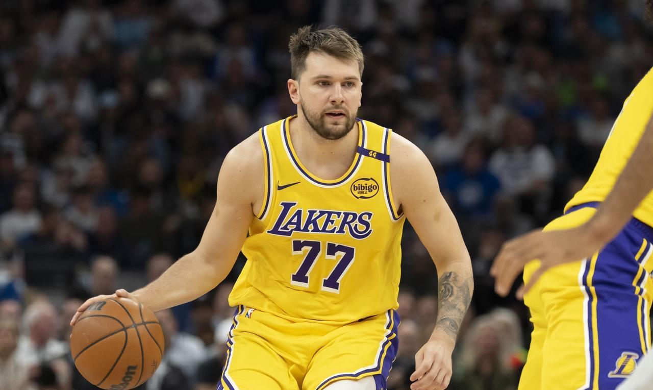 ESPN评2020年来NBA最差交易前五排名，哈登、杜兰特等球星悉数在列。
最差