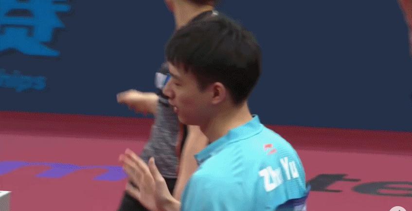 这是陈幸同唯一一次接受男搭档的拥抱！



陈幸同，这位在国家乒乓球队以严谨著称