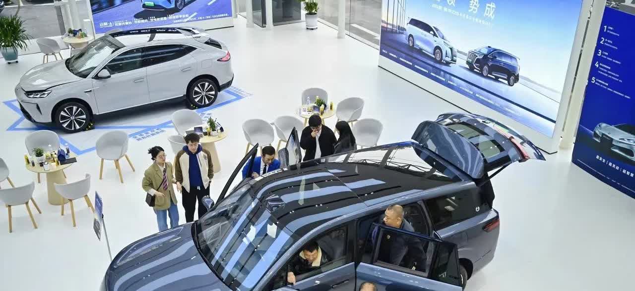 外媒称中国车企的路已经走偏了：
中国车——不研究发动机
中国车——不研究变速