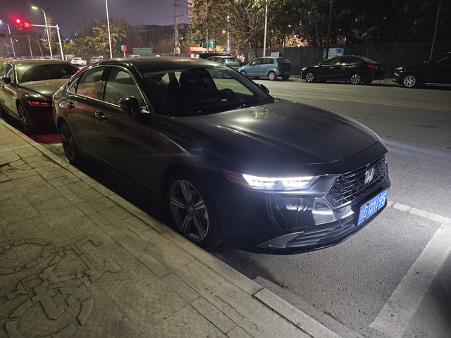 好开的雅阁高速建议说说油耗
前几天高速 从四川到湖北
共700余公里 八小时
车