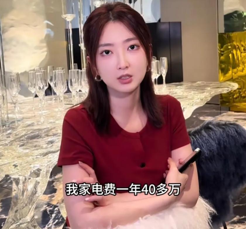“这不就是赤裸裸的炫富嘛！”普通人一年可能都挣不到的40多万，在33岁浙江张女士