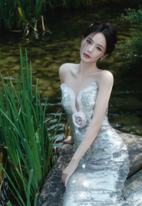 李一桐的这一套礼服，真的太闪了！