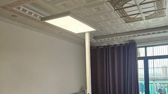 大路灯和护眼台灯选哪个？大路灯伤眼吗？哪个品牌护眼的好？