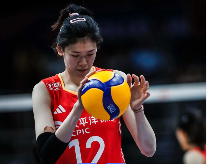 中国各项球类运动：最新世界排名

1，中国女排—世界第4—-球星李盈莹
2，中国