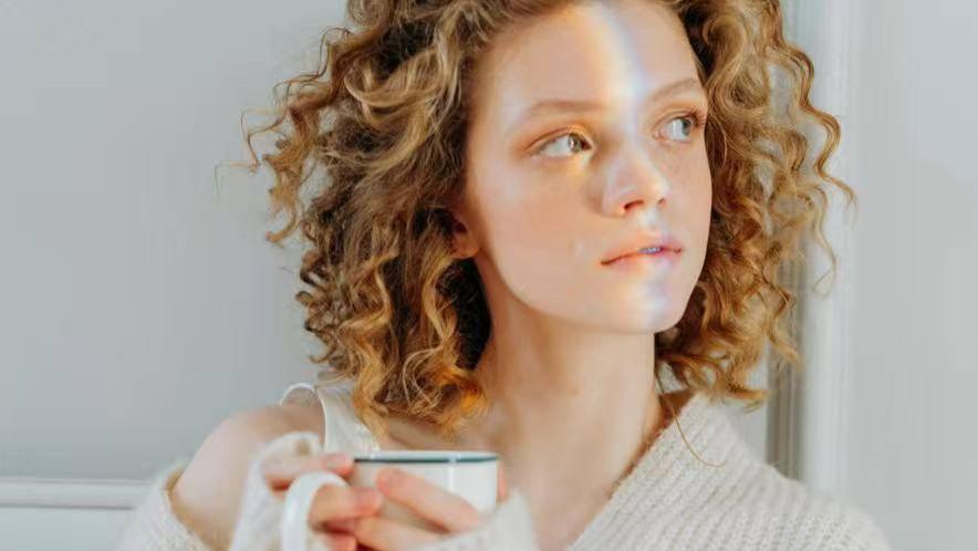 为什么一到秋天就感觉皮肤变差？秋季该如何「科学」的护肤？