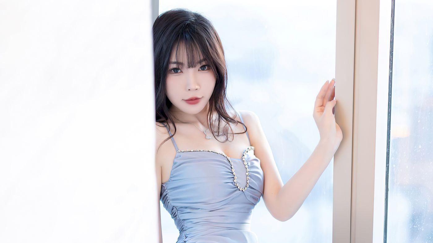 徐莉芝Booty连衣短裙搭配白丝黑丝哈尔滨旅拍
