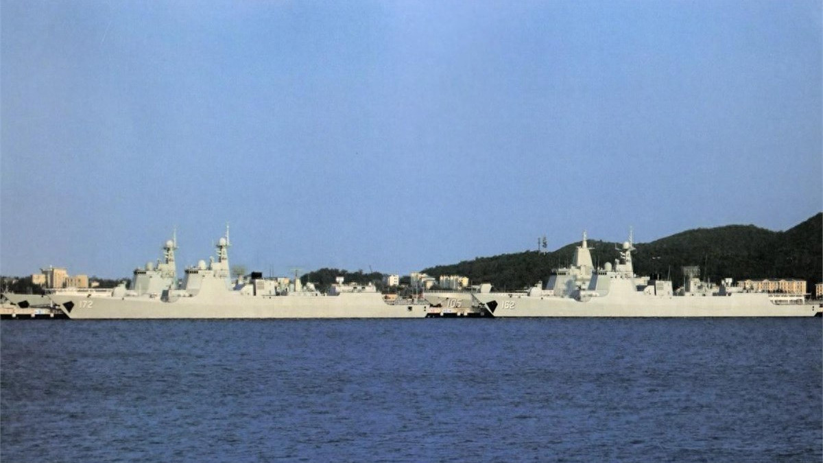 太快了！半年不到海军就下水四艘驱逐舰，真能在2030年追上美国？