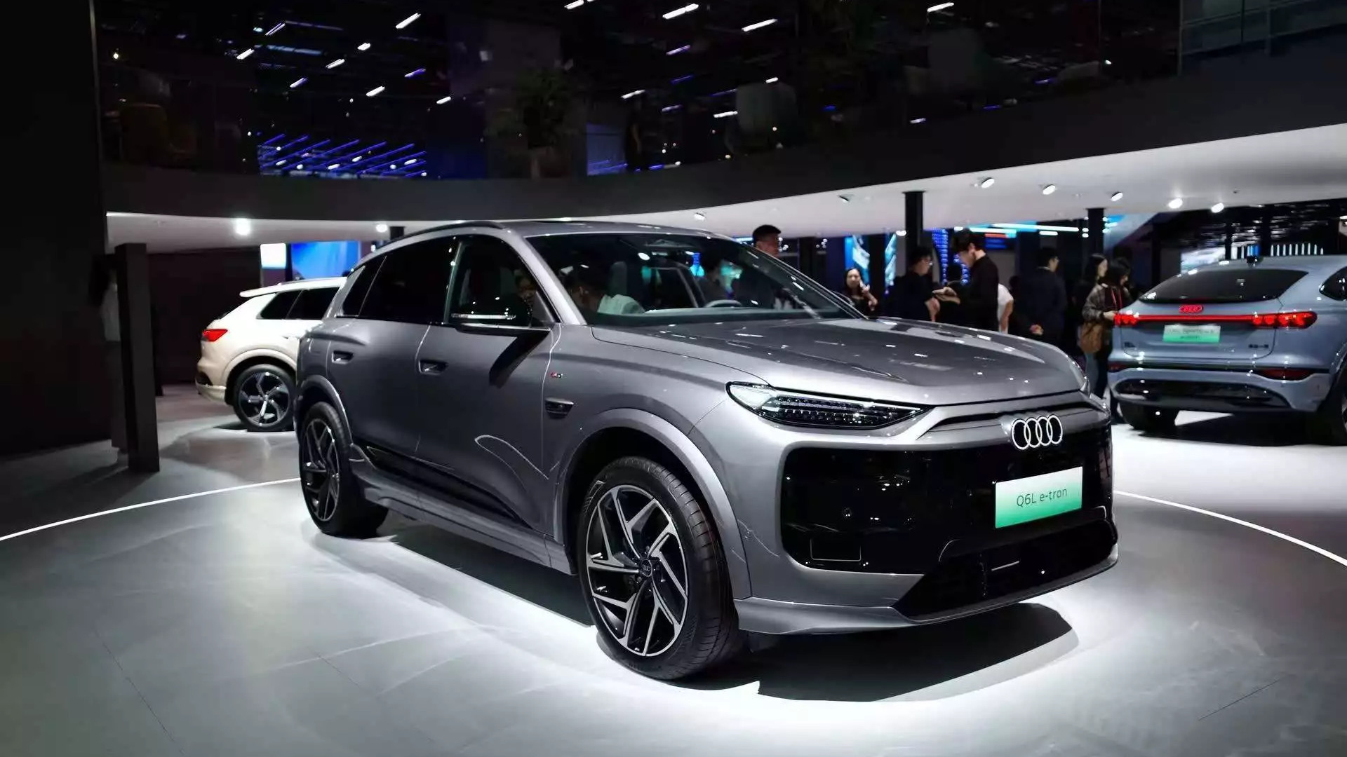 2025 上海车展：奥迪 Q6L e-tron 惊艳登场