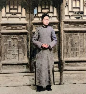 1938年，孔子第七十七代嫡孙，世袭“衍圣公”孔德成 ，一张珍贵的老照片。 
