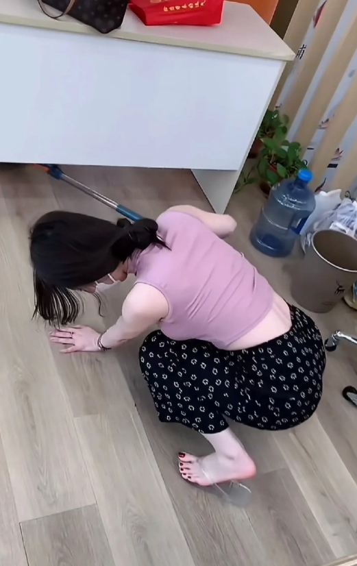 这就是所谓的人妻感吧。