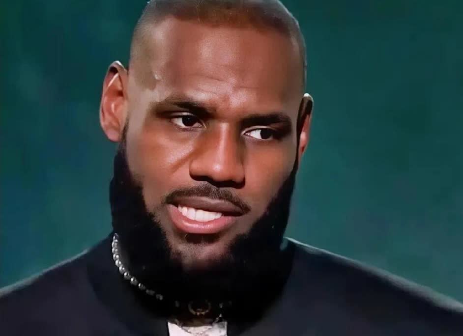 这次评选，詹姆斯输了，他的球迷好像不太乐意。

2020年代已经过去一半，美