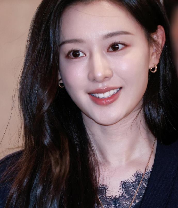 金智媛 // 毫不费力的美、毫无死角的美