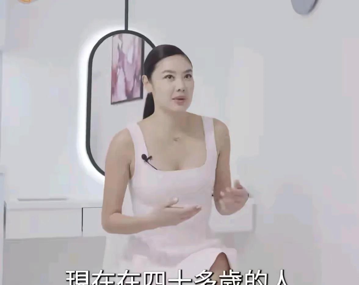 乐基儿折腾了一圈，结果给人的印象是还想跟黎明过稳定的豪门生活。44岁的乐基儿二度