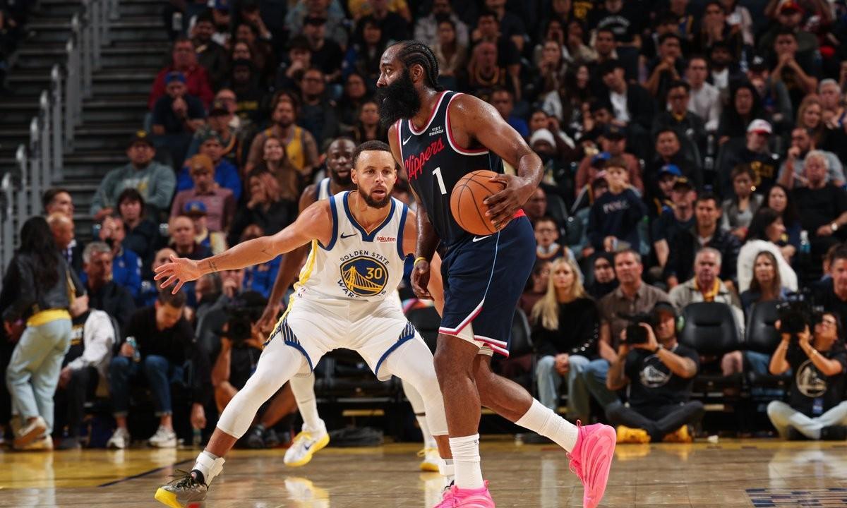 快船怎么了？
输球好像是理应输，赢球看不到光。
教练组包括小范甘迪，是罪魁祸首。