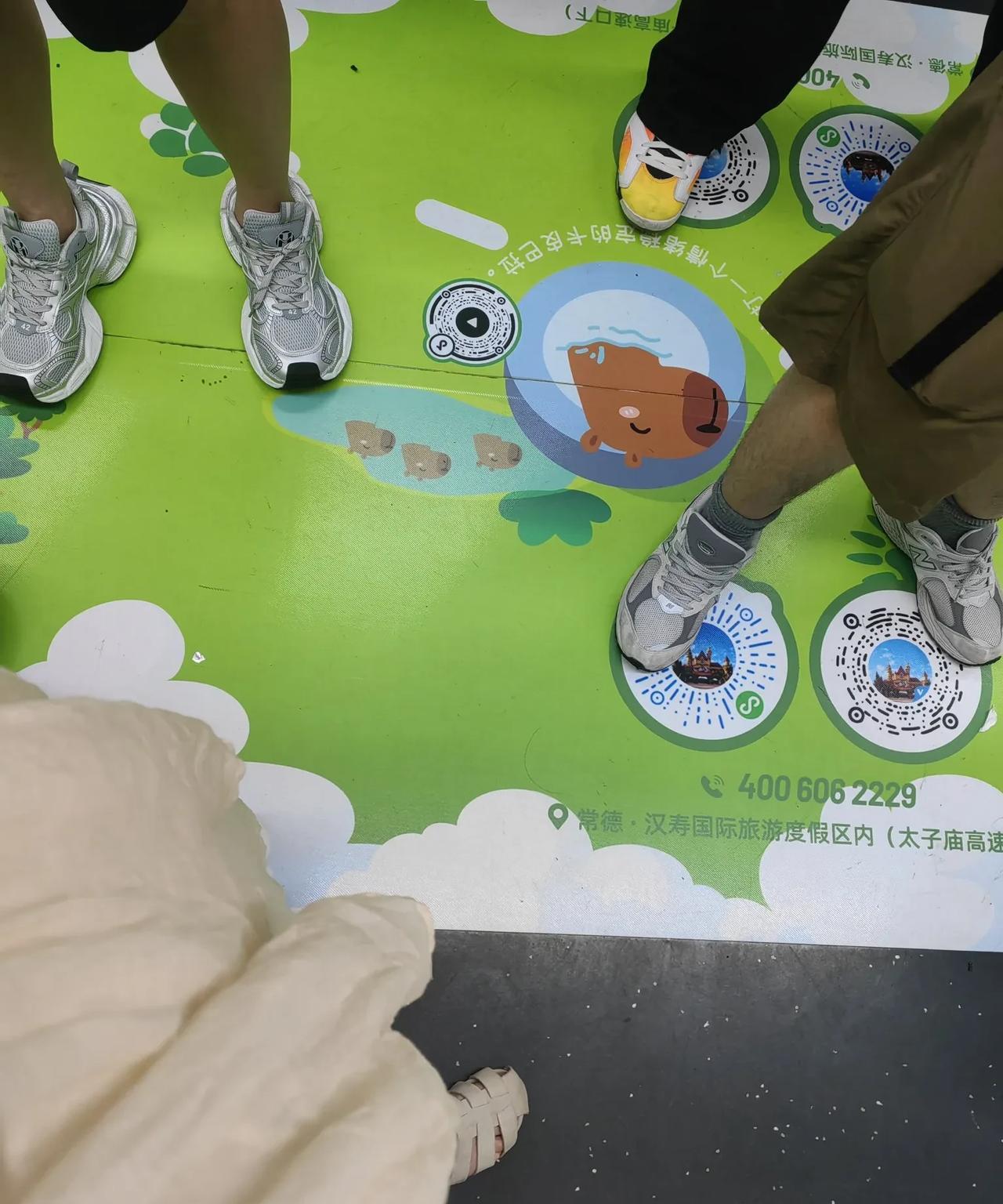 中非贸易博览会在长沙举行，
昨天跟儿子说了之后，
他就特别期待去现场感受一下，