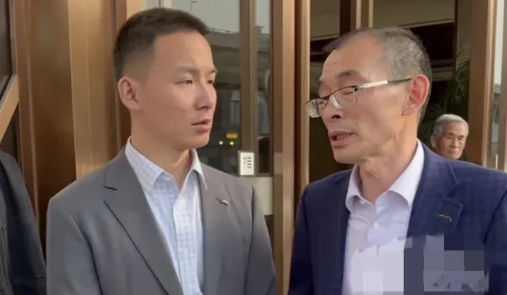 关闭打赏的研究生











惊！27岁小伙竟不知嘉年华为何物？直播现