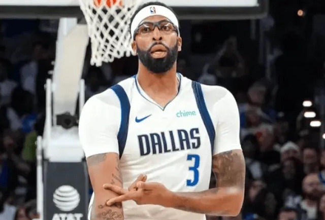 全区都在喷浓眉，不是因为落井下石。
区里除了串子和某些极端的持球大核蜜，浓眉之所