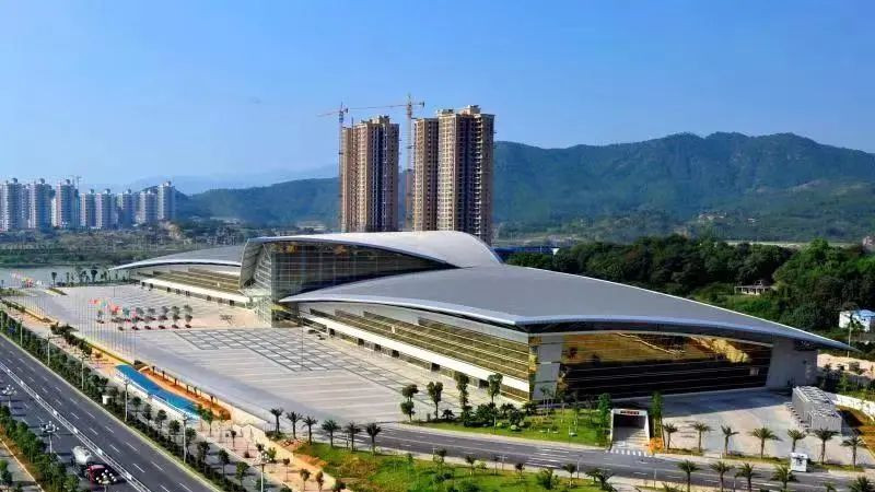 【2025最新】开无人机培训机构具备什么条件？场地 丨设备丨资质全成本解析