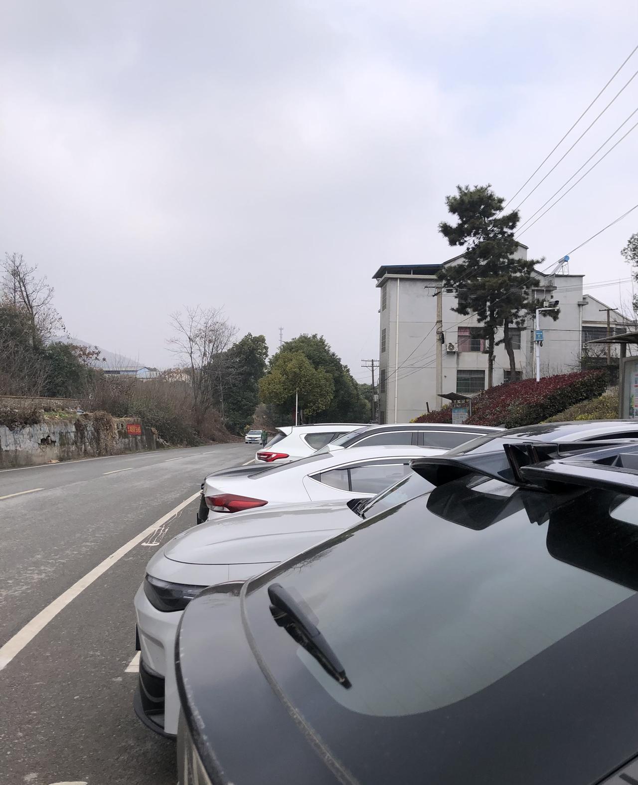 丰田汽车确实很耐用，有二十多年的老丰田汽车仍然在使用中，这耐用程度实在是高，丰田