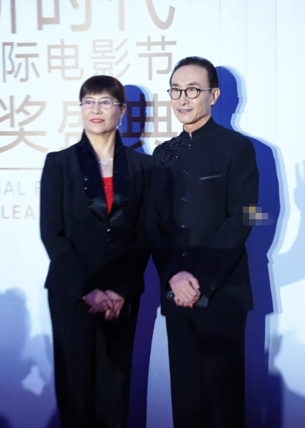 感觉这两口子一直这样，没年轻过也没老过