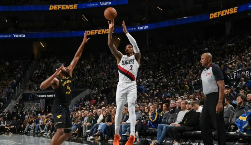 找个三连败的软柿子捏，没想到勇士又输了，换个角度想，这也未必只是件坏事。
1，后