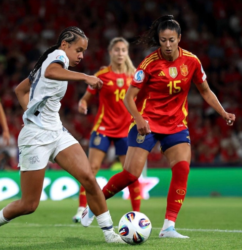 【欧洲杯战报】

欧洲杯1/4决赛 西班牙2:0瑞士
-瓦哈比第62分钟替补出场