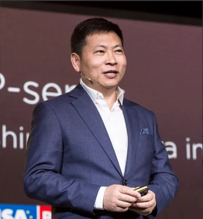 不可思议！
就在刚刚华为正式官宣了！
9月4日，华为在深圳宣布：推出首款智慧屏M