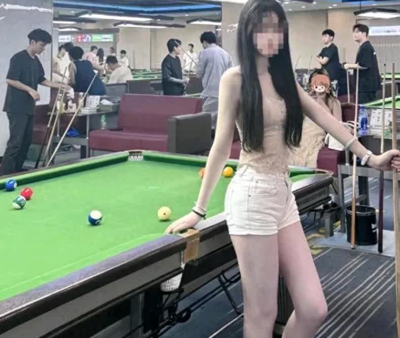 男子打台球，以为遇到真爱，没想到被打成猪头……
男子被打后，寻来记者，曝光该台