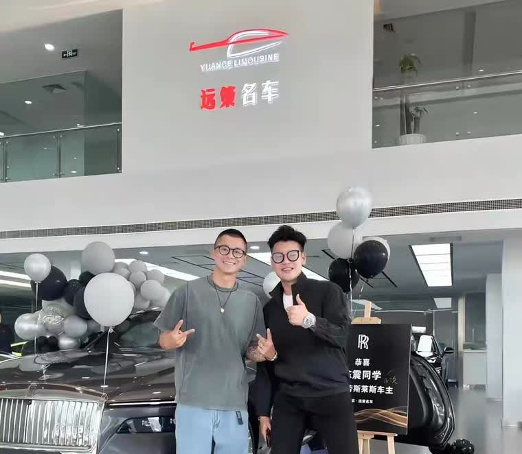 怪不得陈震这么容易挨骂呢！
当面一套 背后一套！

网友表示：

这个