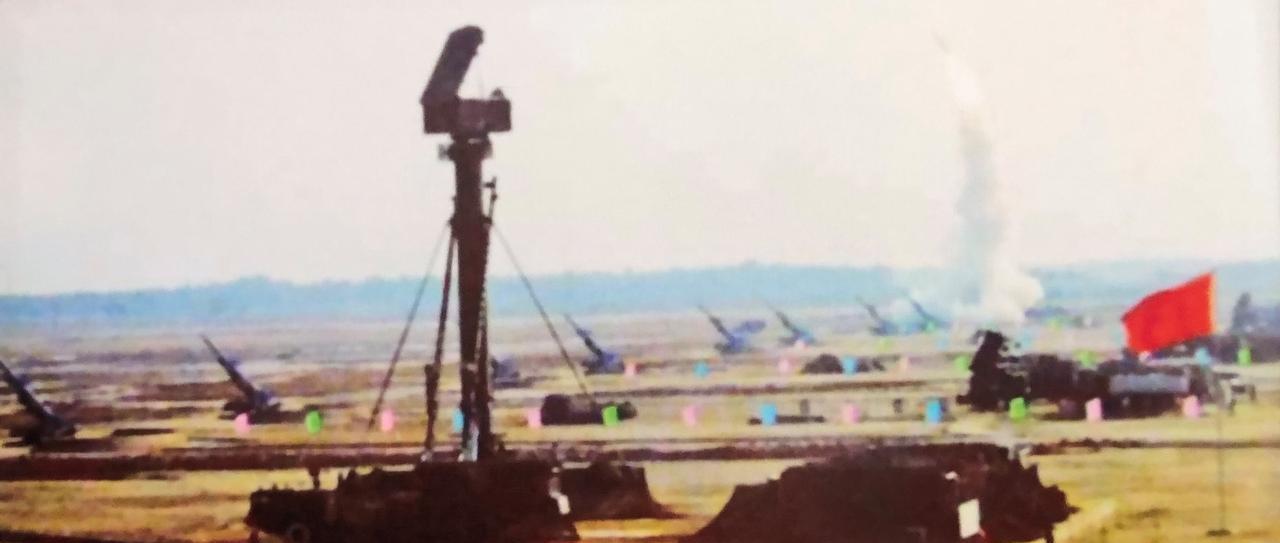 2002年空军组织对抗演练中的地空导弹阵地