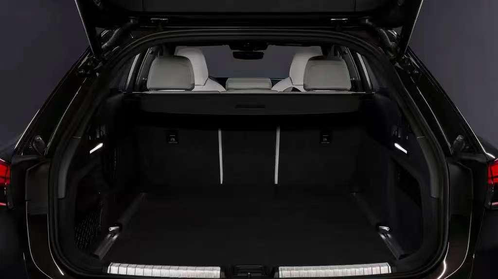 全新奥迪A6家族发布：尾灯换装 副驾娱乐大屏