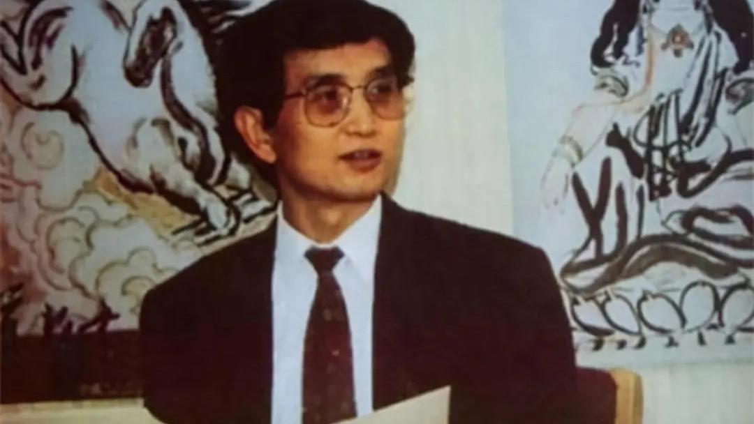 30年前，气功大师严新的一场“带功报告”，让40多个桐乡气功迷或嚎啕大哭，或手舞足蹈