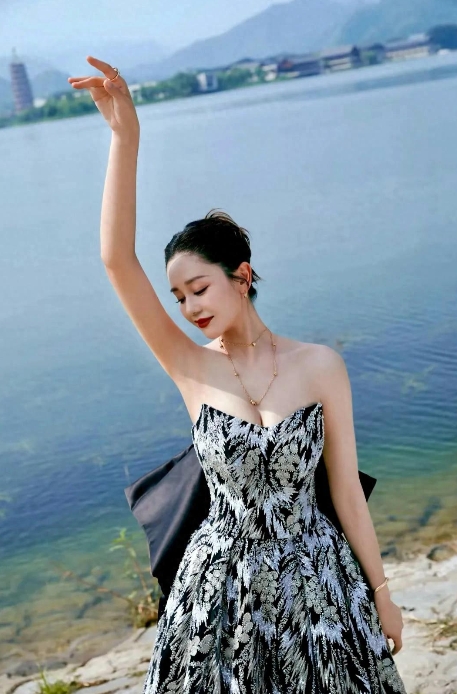 海陆身材逆天，体态美到让人移不开眼！