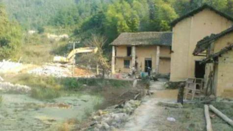 农村城镇人口去哪里了？