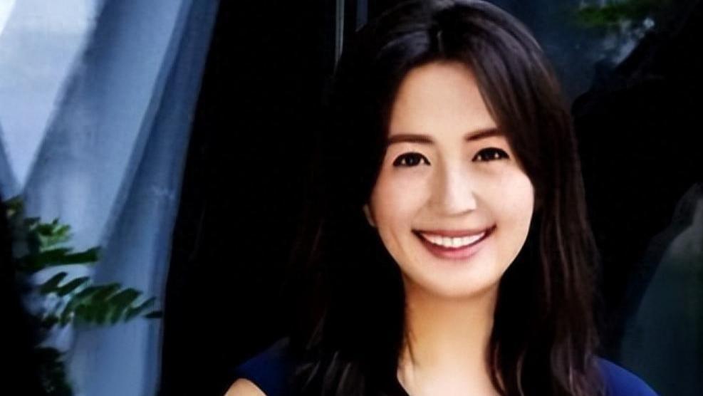 曾经的央视最美主持，却在拍戏时怀孕，今孩子已16岁生父依然成谜