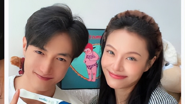 前男友二胎刷屏：萧亚轩与黄皓的平行人生