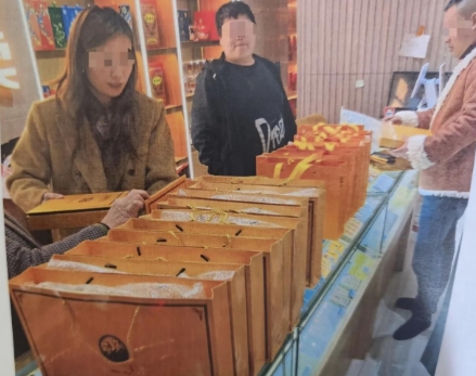 四川，一男子入住一五星级酒店，被大堂